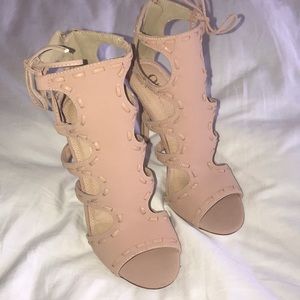 Olivia Ferguson heels 👠